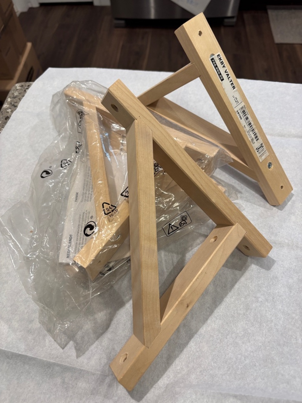 IKEA 4 Ekby Valter Pine Shelf Brackets in Natural Wood Tone